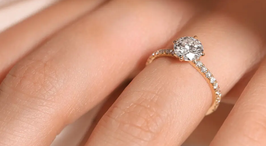 anillo solitario